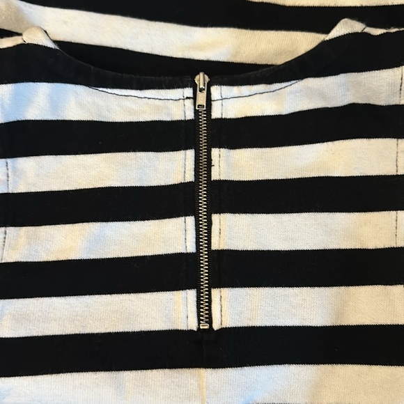 BANANA REPUBLIC Black and White Stripe Sleeveless Top - Picture 7 of 8